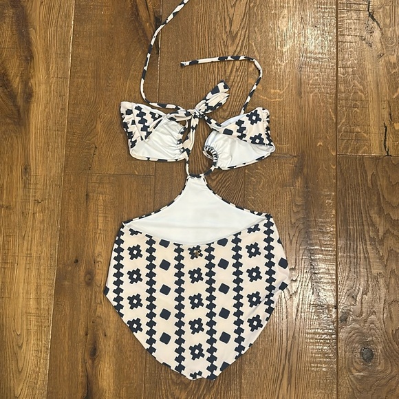 Encantadore Cut-Out Swimsuit Anthropologie M - Picture 7 of 9